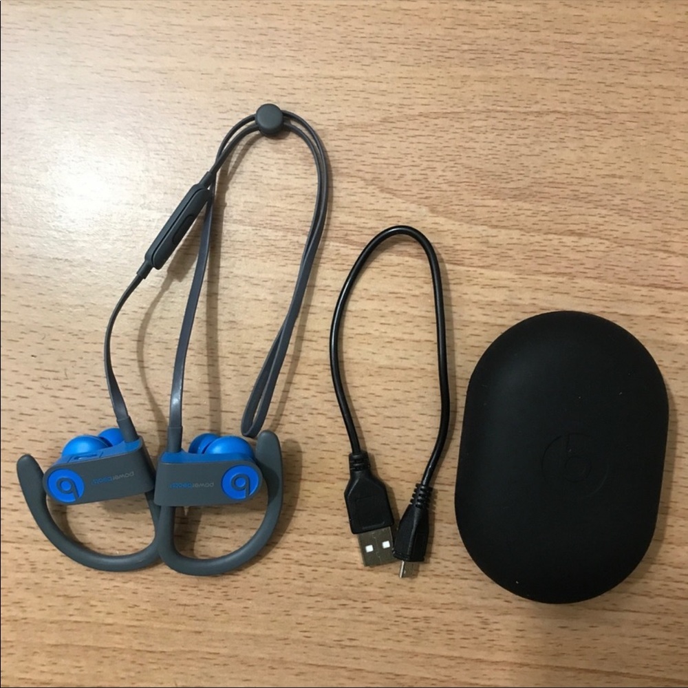 Bundle Deal: (2) Beats Powerbeats3